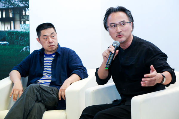 美籍华裔建筑师，Chiasmus建筑事务所创始合伙人兼主持建筑师柯卫（右）