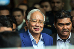 马来西亚前总理纳吉布接受反腐败委员会问话