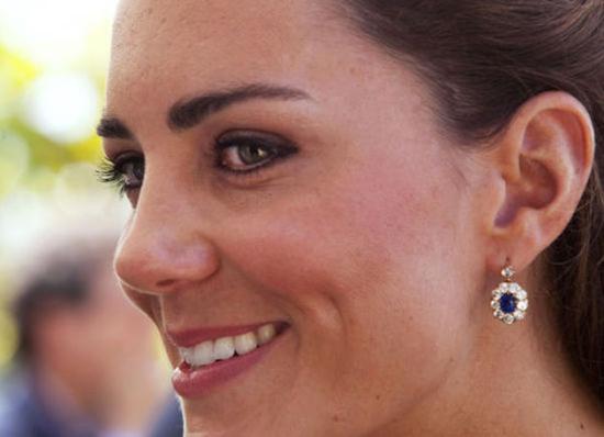 凯特王妃最爱佩戴的就是这对传承自戴妃的蓝宝石耳环