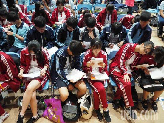 台湾高中生赴大陆人数暴涨 多名校长遭当局关切