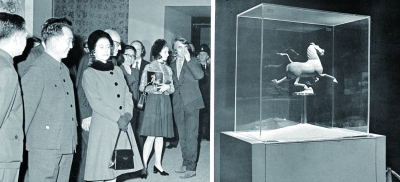 1973年11月8日，英国女王伊丽莎白二世在时任中国驻英国大使宋之光等陪同下参观“中华人民共和国出土文物”展览。