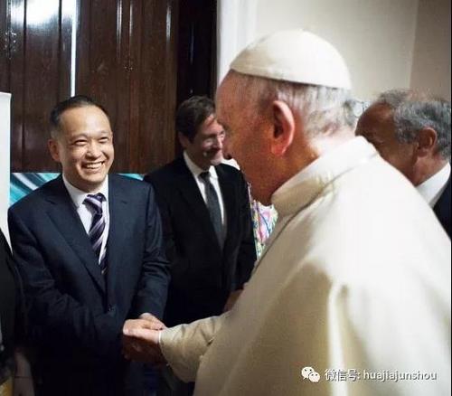 中国侨网罗马教皇接见著名绘画大师君寿。