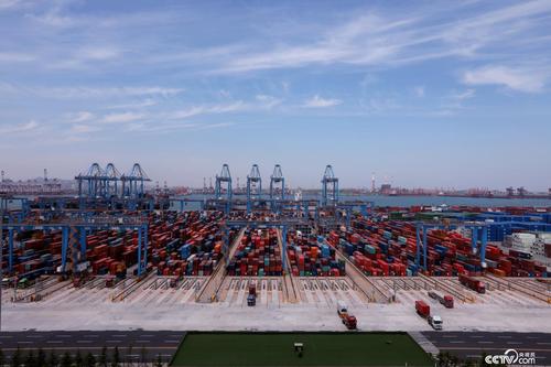 青岛港前湾自动化集装箱码头