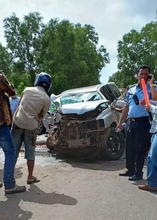 柬埔寨拉那烈亲王夫妇遇车祸 王妃抢救无效去世