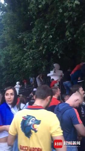 俄罗斯比赛日莫斯科安保升级 球迷疯起来就连安保都怕？