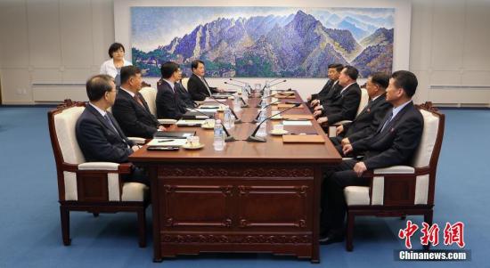 6月1日，韩朝在板门店韩方一侧“和平之家”举行高级别会谈，讨论落实韩朝领导人4月27日签署的《板门店宣言》具体事宜。