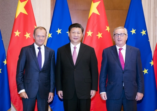 7月16日，国家主席习近平在北京钓鱼台国宾馆会见来华出席第二十次中国欧盟领导人会晤的欧洲理事会主席图斯克和欧盟委员会主席容克。