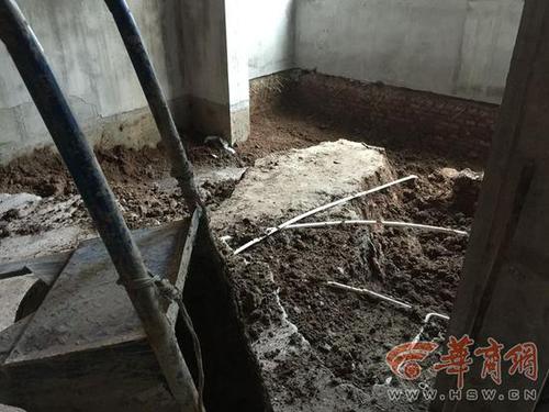 小区一楼住户为建复式向下挖 物业:不要紧可以挖