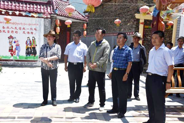 马廷礼在甘南调研时强调  全力抓好脱贫攻坚 积极构建大旅游格局 坚决维护藏区和谐稳定