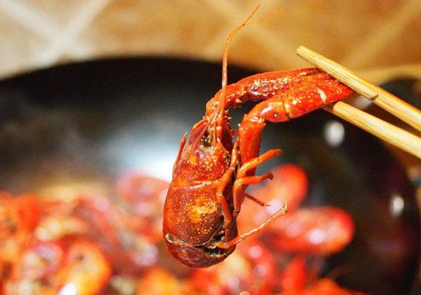 消暑美味小龙虾怎么吃才健康？