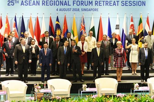 　2018年8月4日，国务委员兼外交部长王毅出席在新加坡举行的第25届东盟地区论坛外长会。
