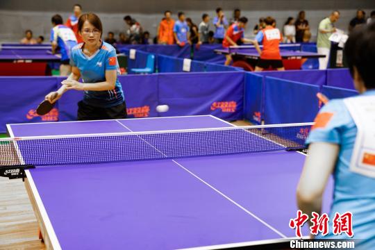 中俄韩三国选手竞技乒乓球邀请赛 张江 摄