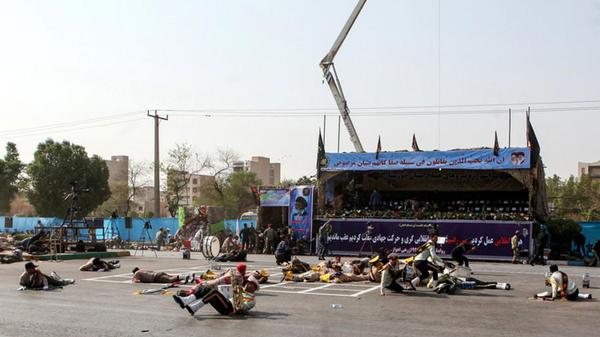 伊朗阅兵式遇袭致24死 伊方:枪手由外国政权雇佣
