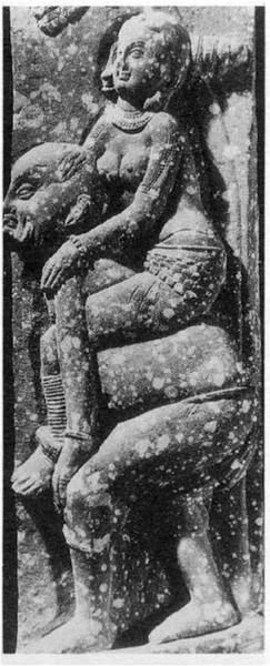 贵霜时期的栏柱雕刻，是《大唐西域记》中“驾肩而还”细节在犍陀罗地区的体现