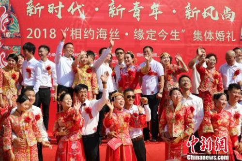 10月1日，福建泉州举行集体婚礼。吴志勇 摄