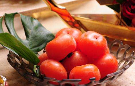 柿子被称为果中圣品 秋季吃柿子注意啥?