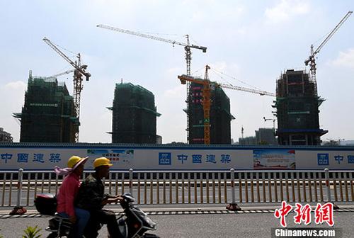 8月10日，福州正在建设中的房地产楼盘。 <a target='_blank' href='http://www.chinanews.com/'>中新社</a>记者 张斌 摄