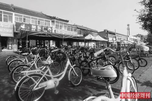 p31 自行车产业是王庆坨镇的支柱产业，其年产量占全国年产量的17。 《中国经济周刊》记者 银昕 I 摄