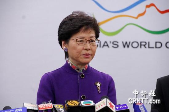林郑月娥回应外国记者被拒入境:望遵从香港法规