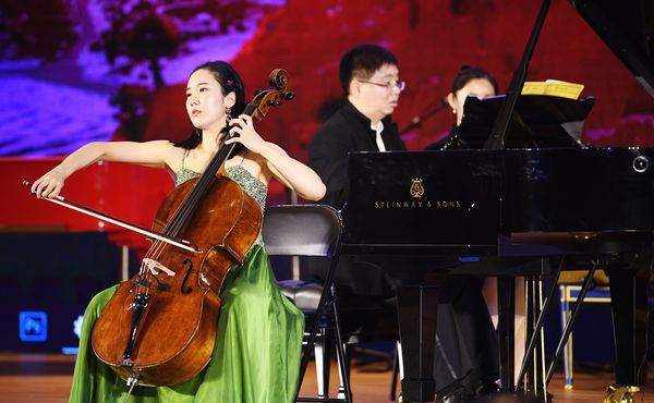 著名韩国大提琴演奏家、中央音乐学院大提琴教授林希映演奏《A大调奏鸣曲》