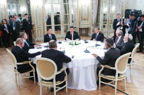 ——出席中俄印领导人非正式会晤，三国领导人一致同意加强三方协调，凝聚三方共识，增进三方合作，共同促进世界的和平、稳定、发展。