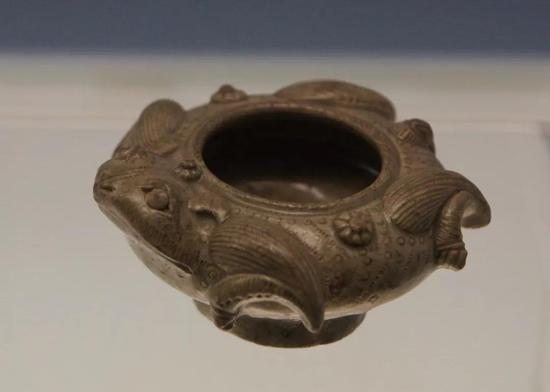 西晋 越窑青釉蟾形水盂  现藏于上海博物馆