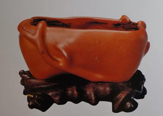 清中期 珊瑚釉柿子形水丞 清宫旧藏 口径7.8厘米 现藏于故宫博物院