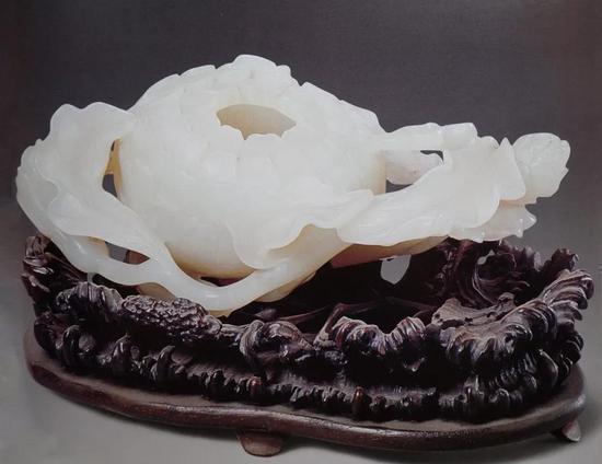 清中期 青玉菊花式水丞 清宫旧藏 长13厘米 现藏于故宫博物院