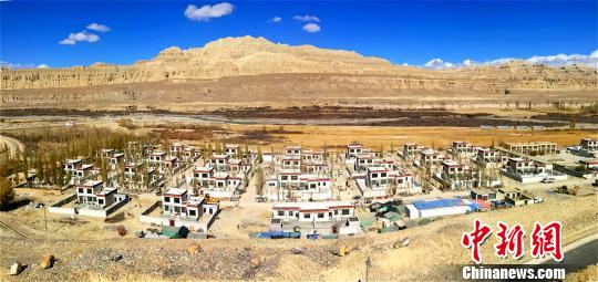 西藏阿里地区旅游年收入首次突破10亿元人民币