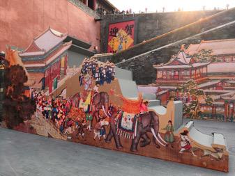 正在故宫午门和东西雁翅楼举行的“贺岁迎祥——紫禁城里过大年”展览。