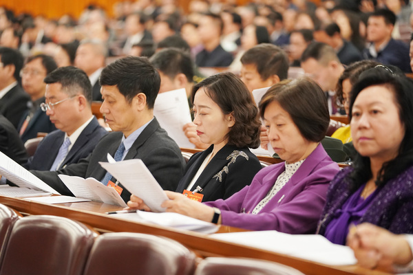2019年3月3日下午3时，全国政协十三届二次会议在人民大会堂开幕。   本报记者 贾宁摄1