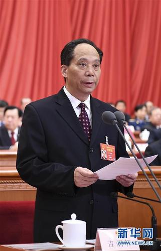 3月8日，十三届全国人大二次会议在北京人民大会堂举行第二次全体会议。吉炳轩主持会议。新华社记者 谢环驰 摄