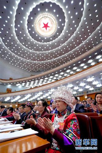 3月8日，十三届全国人大二次会议在北京人民大会堂举行第二次全体会议。新华社记者 王毓国 摄