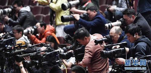 　　3月9日，全国政协十三届二次会议在北京人民大会堂举行第二次全体会议。这是记者在会场拍摄。 新华社记者 殷博古 摄