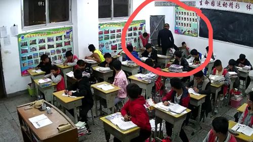 云南一教师殴打多名学生 教体局回应:停职调查