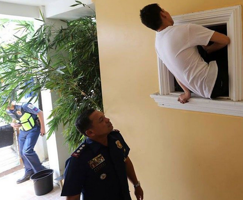 菲律宾警方解救10名被绑中国人 系高利贷追债勒索