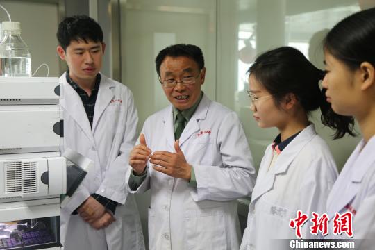 中国科学家揭开何首乌导致肝损伤之谜