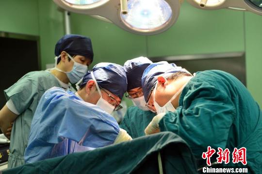 复旦大学肿瘤医院将满意的肿瘤细胞减灭术目标提至“完全切除”。　王广兆 摄