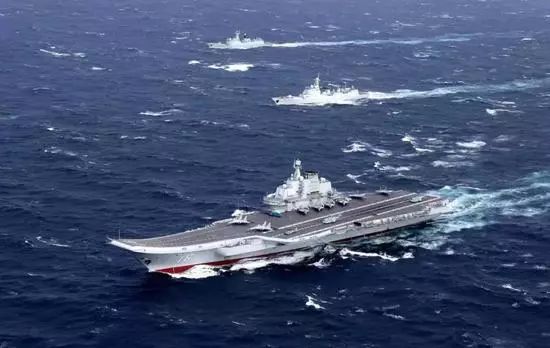台媒：解放军航母编队接近关岛海域 现已进入南海