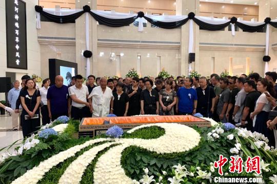 刘文西遗体告别仪式11日在西安殡仪馆举行。　阿琳娜 摄