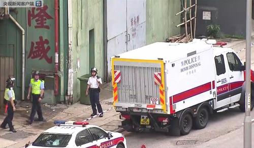 香港警方发现大批疑似爆炸品:封锁后引爆 1人被捕