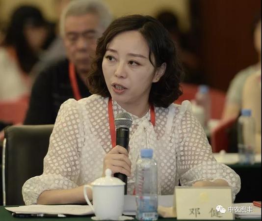 全国政协委员、吉林省白城市副市长邓健极为期盼着盐碱地治理技术和模式的突破。