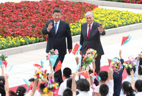 2019年9月11日，国家主席习近平在北京人民大会堂同哈萨克斯坦总统托卡耶夫举行会谈。这是会谈前，习近平在人民大会堂东门外广场为托卡耶夫举行欢迎仪式。新华社记者姚大伟摄