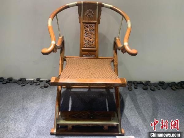 现场展出的“中国的椅子” 奚金燕 摄