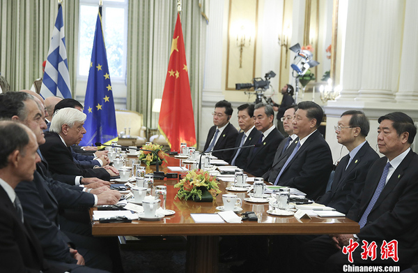 12 当地时间11月11日，中国国家主席习近平在雅典同希腊总统帕夫洛普洛斯会谈。中新社记者 盛佳鹏 摄