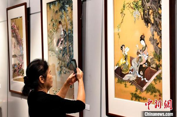 第三届广东省民间文化技艺大师作品展在华南师范大学开幕