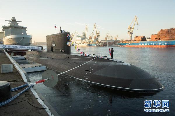 　这是11月25日在俄罗斯圣彼得堡拍摄的636.3型潜艇“堪察加彼得罗巴甫洛夫斯克”号。 新华社发（莫京娜 摄）