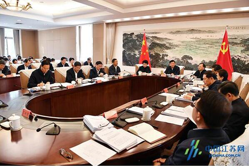 11月22日，省委书记娄勤俭主持召开省委常委会。记者 张筠 摄1