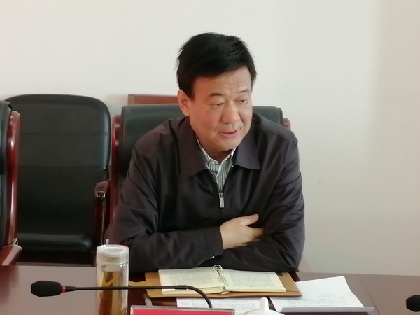 石嘴山市政协主席马平安在政协常委会议上讲话