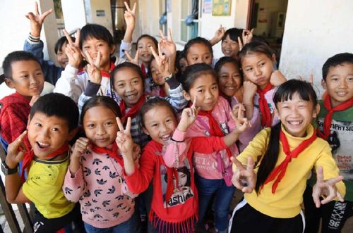 云南省景洪市基诺山基诺族乡民族小学学生（2018年11月20日摄）。